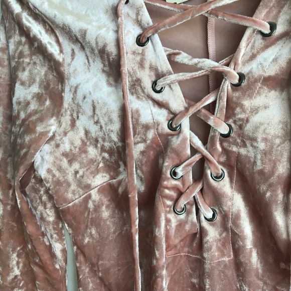 NEW!! FOREVER 21  velvet  dress. - Picture 3 of 4